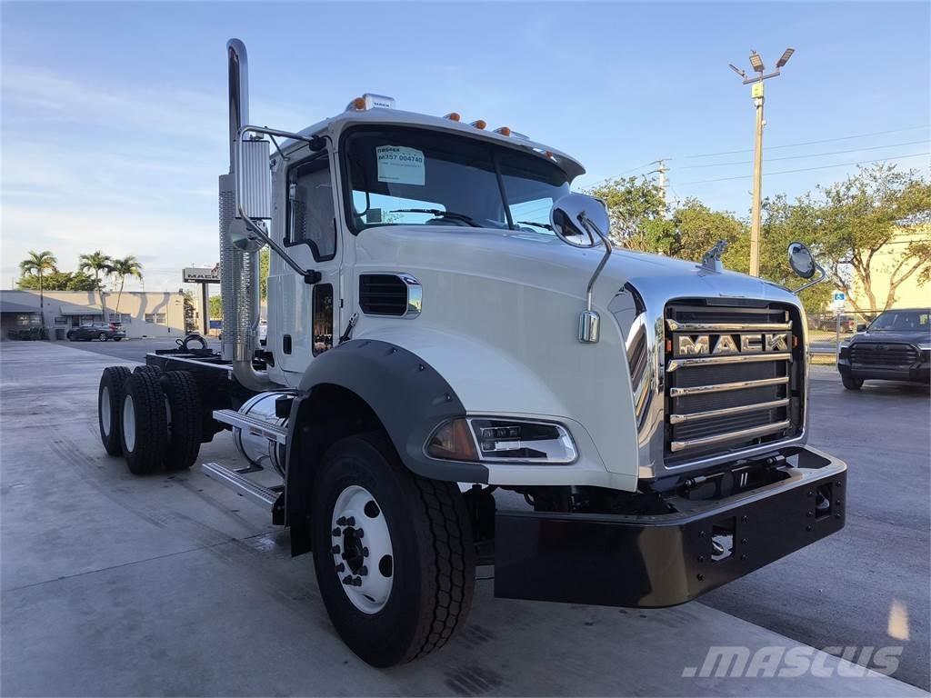 Mack GR64BX Kiper kamioni