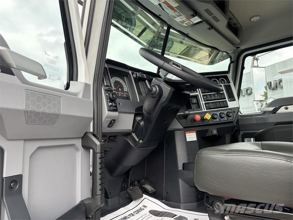 Mack GR64FT Traktorske jedinice
