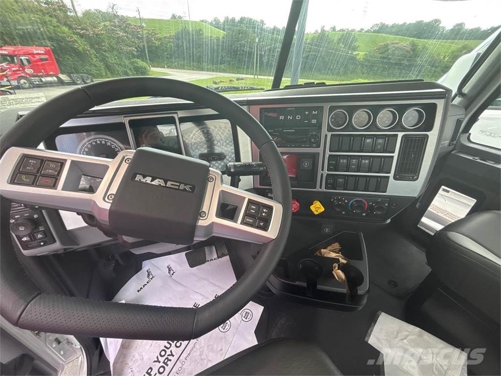Mack GR64FT Traktorske jedinice
