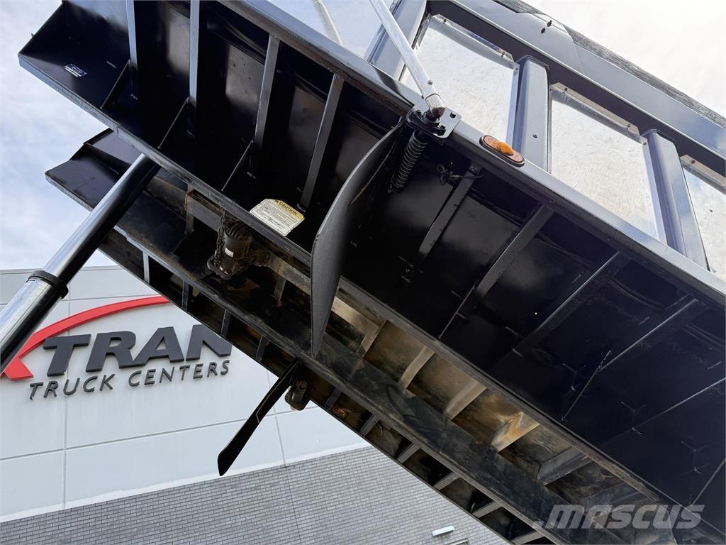 Mack GU713 Kiper kamioni