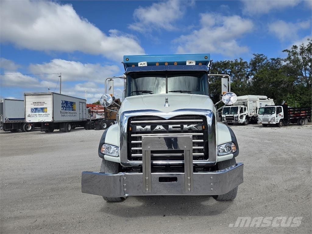 Mack GU813 Kiper kamioni