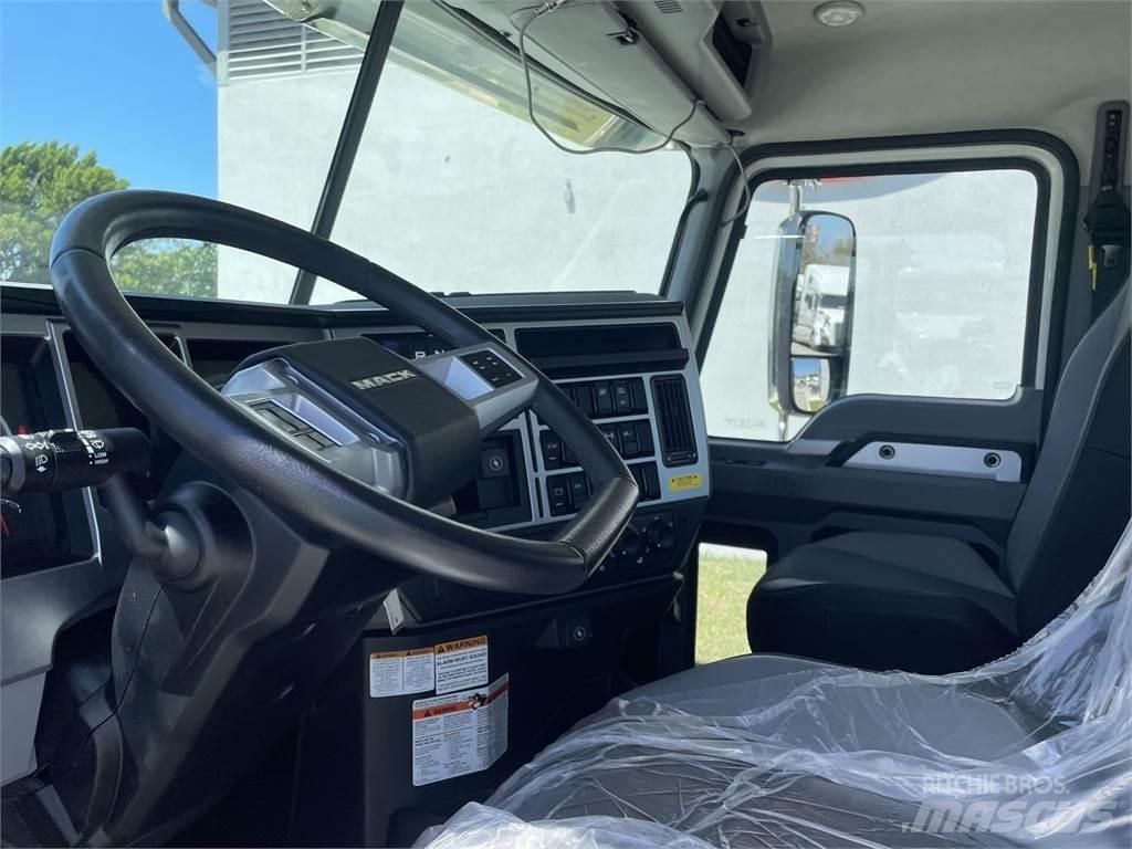 Mack PI64T Traktorske jedinice