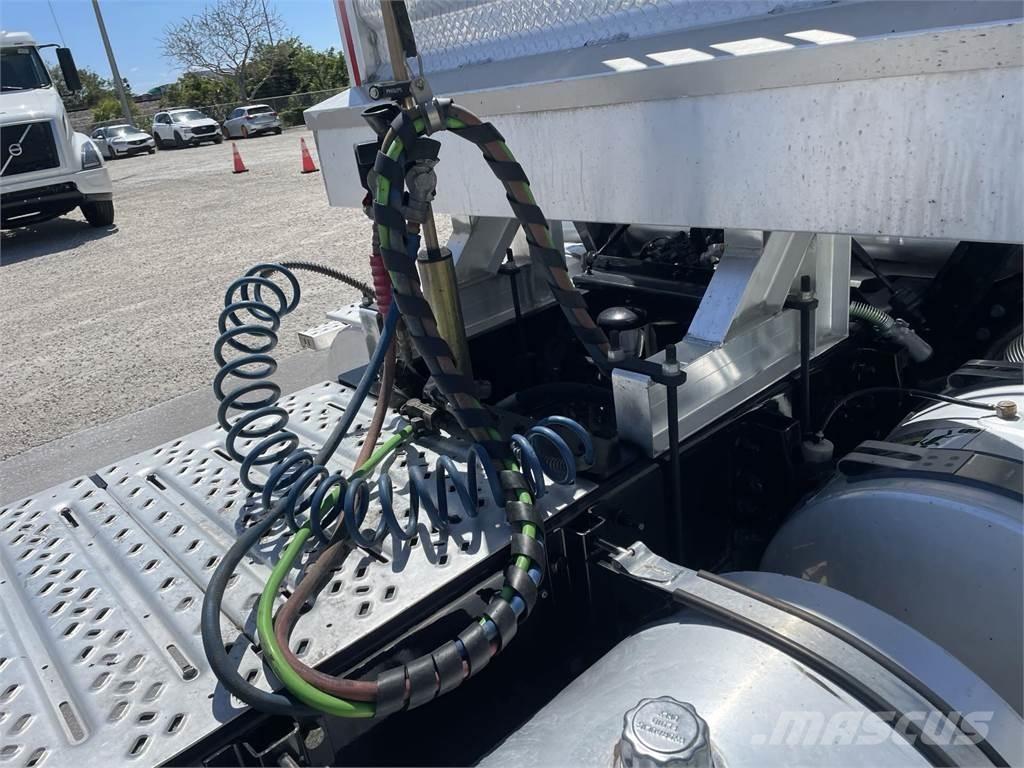 Mack PI64T Traktorske jedinice