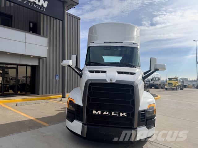 Mack PR64T DAYCAB Traktorske jedinice