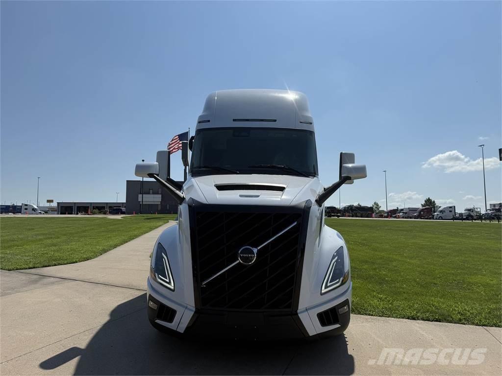 Volvo NEW VNL860 Traktorske jedinice