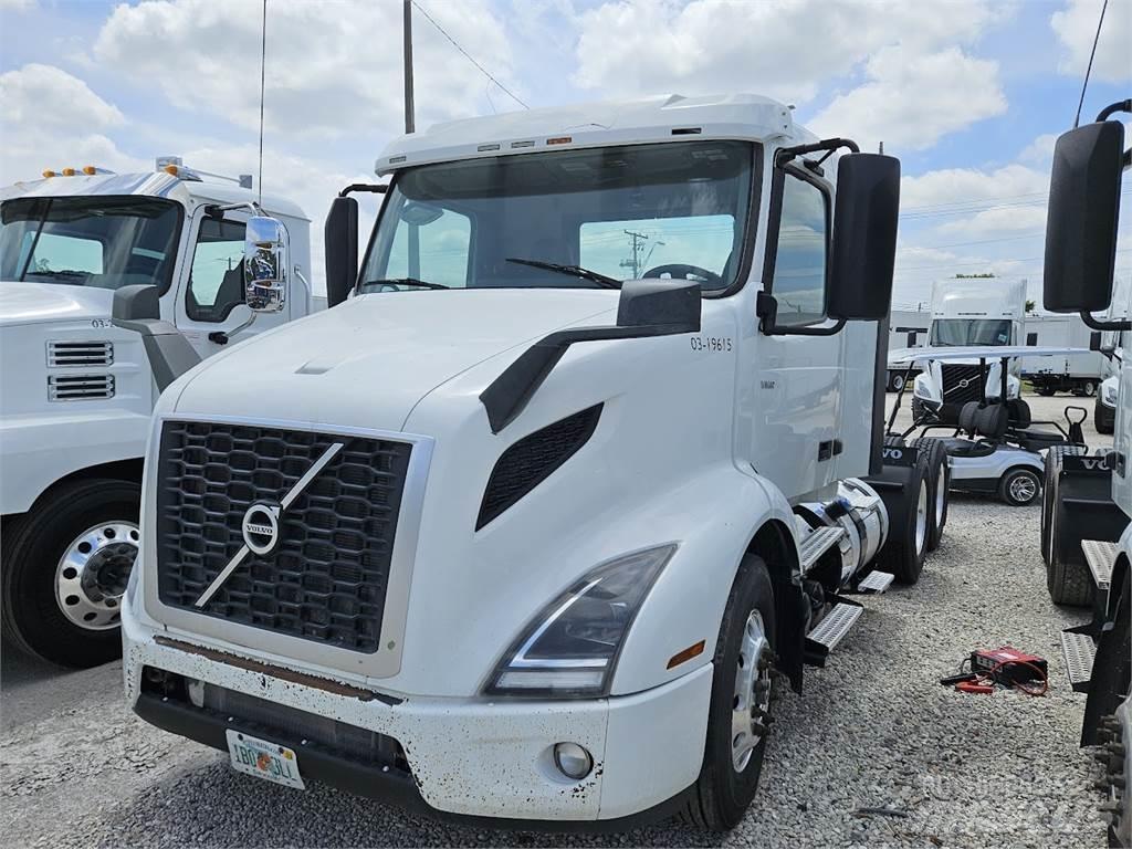 Volvo VNL64T300 Traktorske jedinice