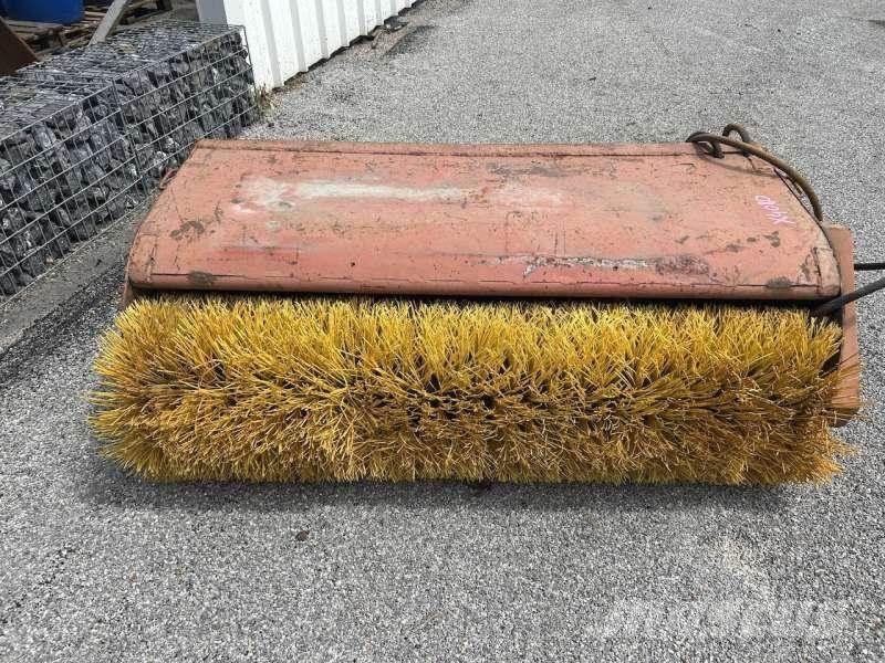  AUTRE 1700mm Kamioni za čišćenje ulica