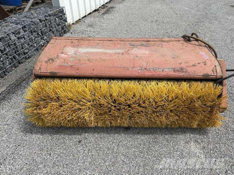  AUTRE 1700mm Kamioni za čišćenje ulica