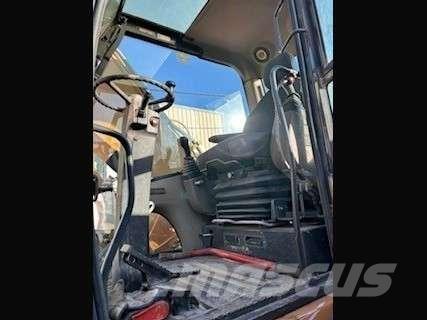 CASE WX210 Bageri na kotačima