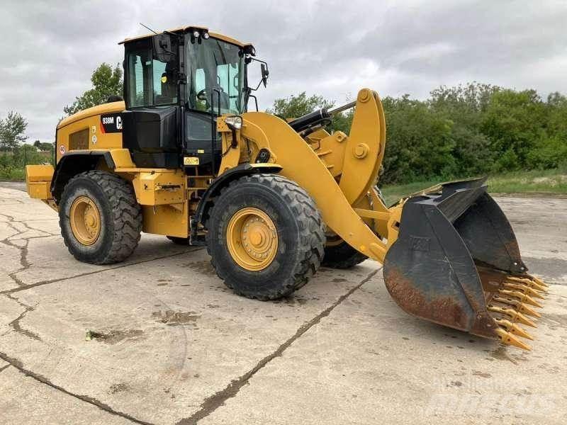CAT 938M Utovarivači na kotačima
