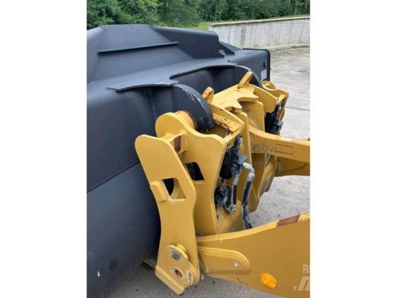 CAT 938M Utovarivači na kotačima