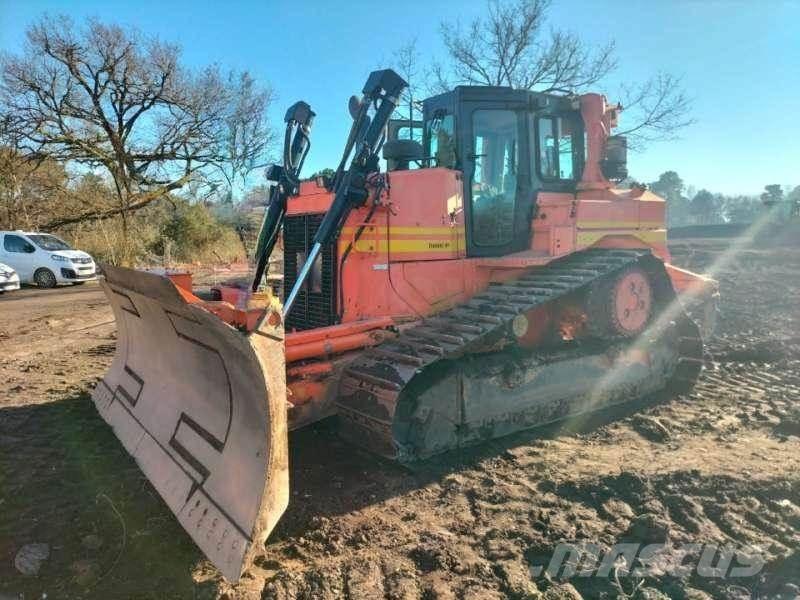 CAT D6T Buldožeri gusjeničari