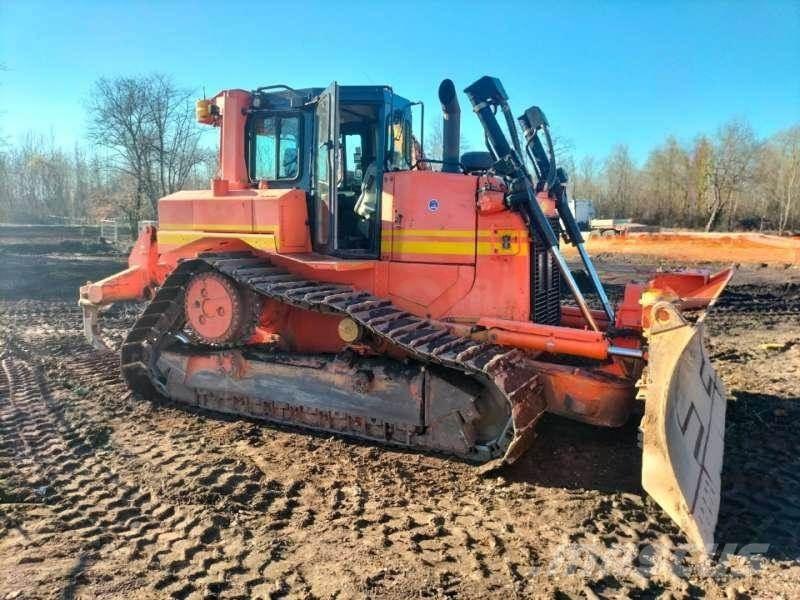 CAT D6T Buldožeri gusjeničari
