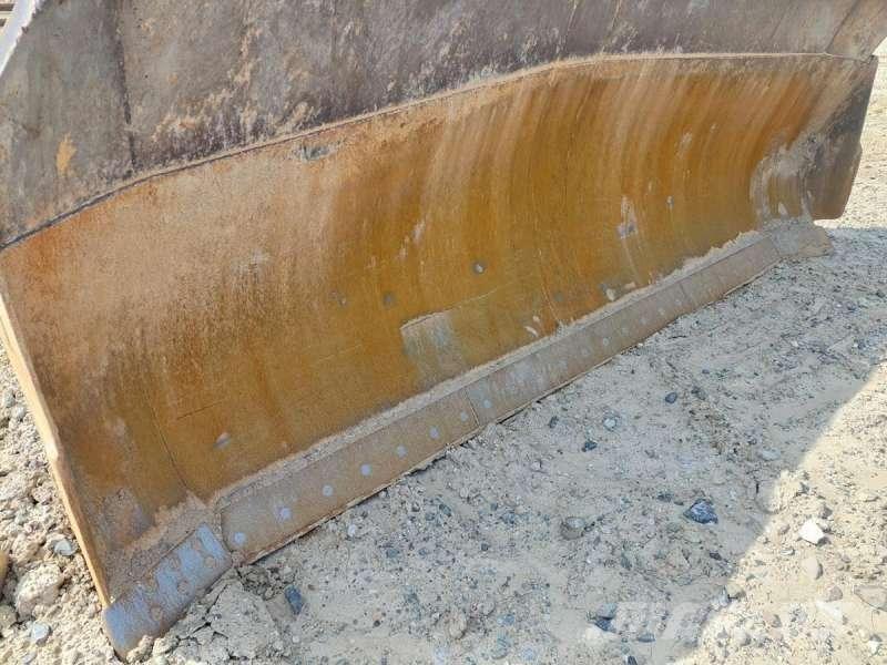 CAT D6T LGP Buldožeri gusjeničari