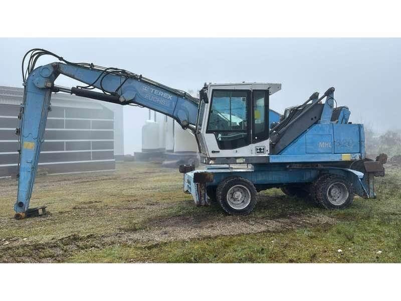 Fuchs MHL320 Bageri za manipuliranje materijalom / otpadom