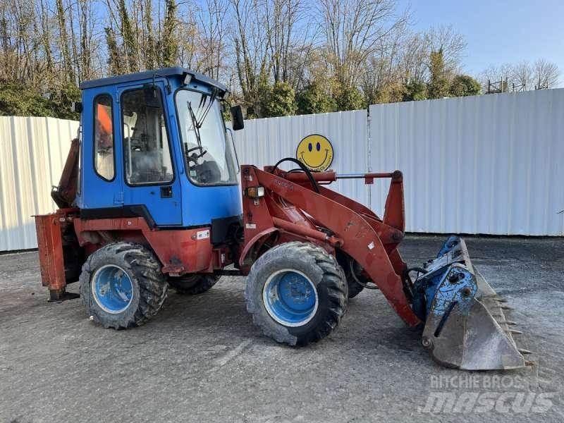 Kubota R520 Utovarni rovokopači
