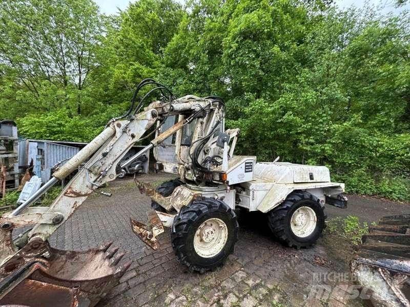 Mecalac 8CXI Bageri na kotačima