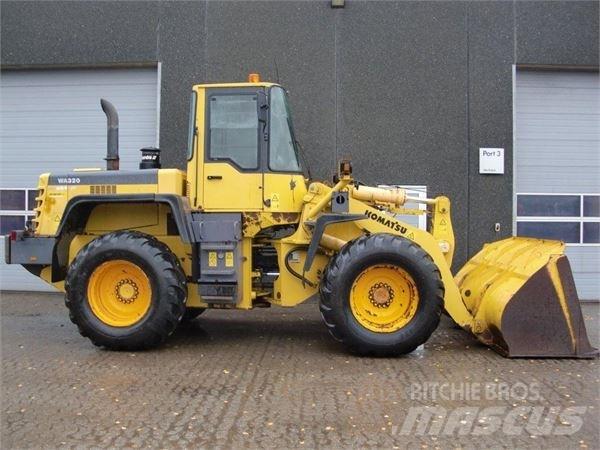 Komatsu WA320 Utovarivači na kotačima