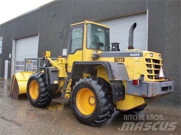 Komatsu WA320 Utovarivači na kotačima
