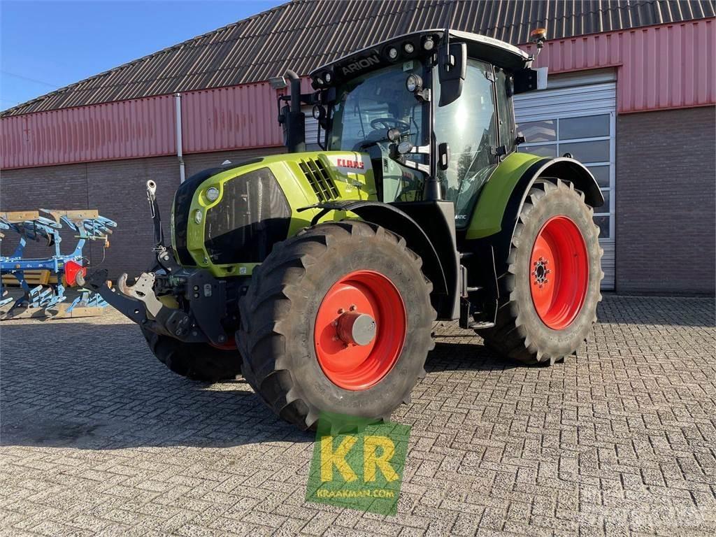 CLAAS Arion 530 Traktori