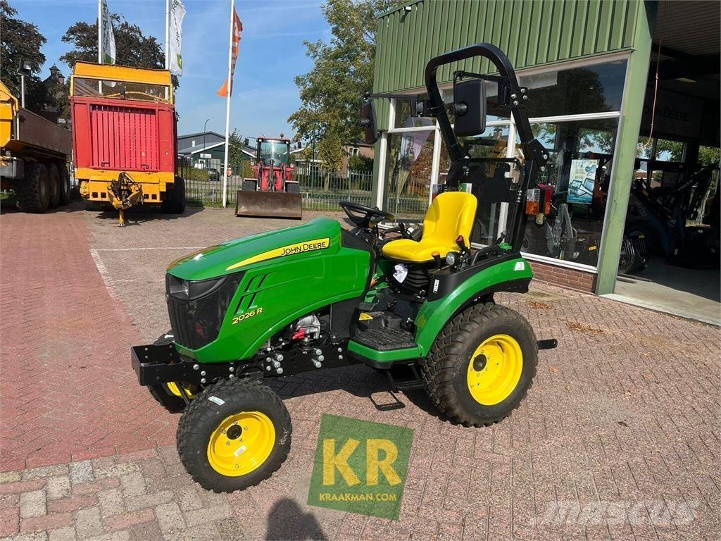 John Deere 2026R Kompaktni (mali) traktori