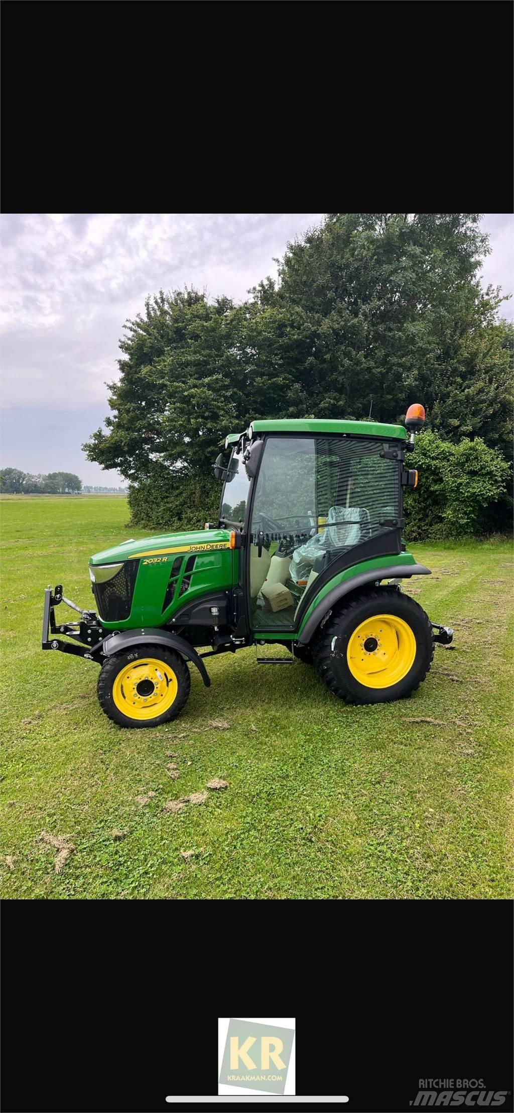 John Deere 2032R Kompaktni (mali) traktori