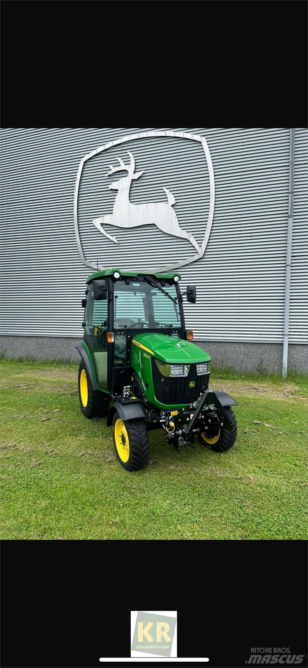 John Deere 2032R Kompaktni (mali) traktori