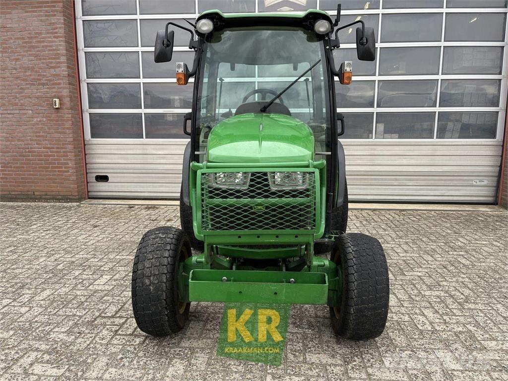 John Deere 3038R Kompaktni (mali) traktori
