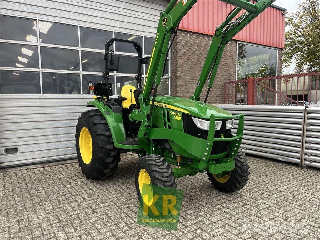 John Deere 4049M Kompaktni (mali) traktori