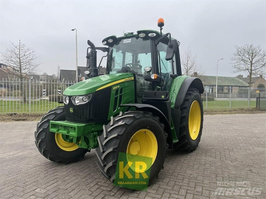 John Deere 6100M Traktori