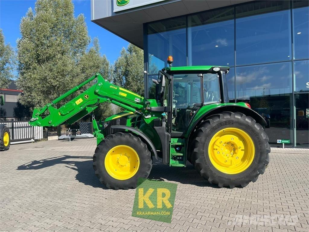 John Deere 6120M Traktori