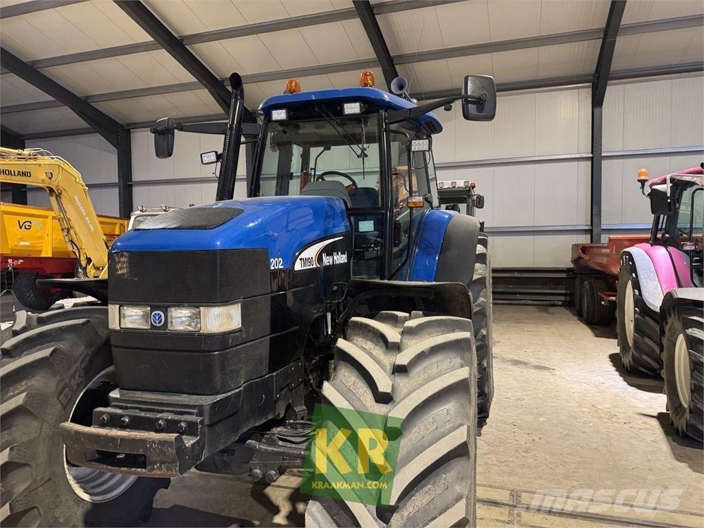 New Holland TM190 Traktori