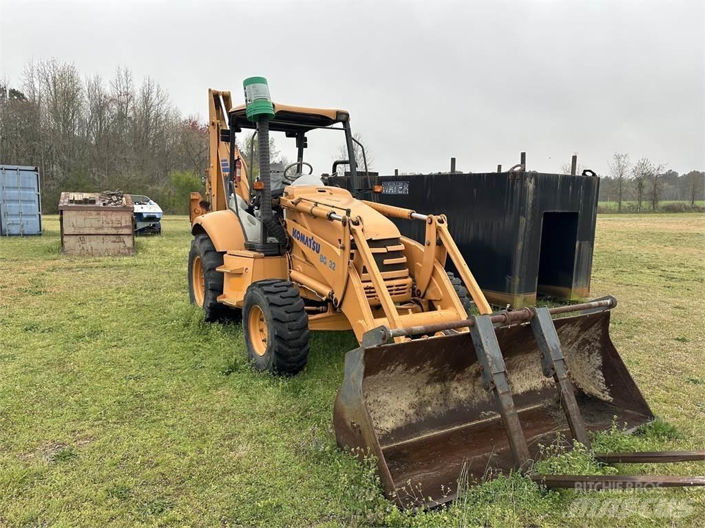 Komatsu WB140 Utovarni rovokopači