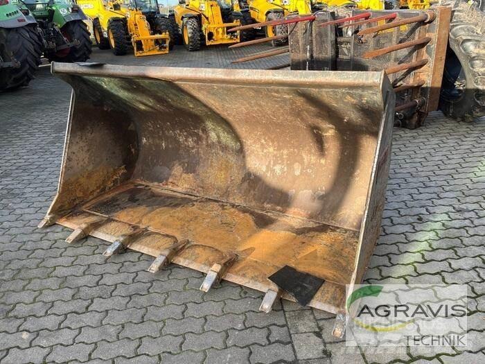Case IH 721 Utovarivači na kotačima
