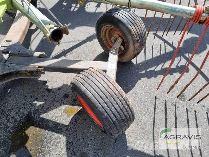 CLAAS LINER 2700 Okretači i sakupljači sijena