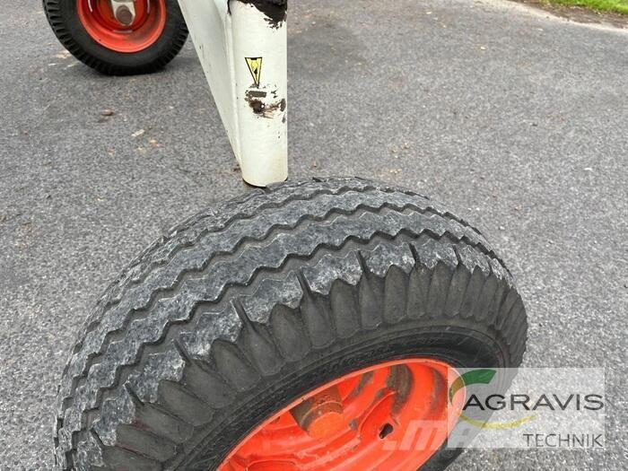 CLAAS LINER 780 L Okretači i sakupljači sijena