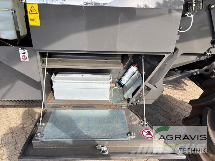 CLAAS TRION 650 Kombajni