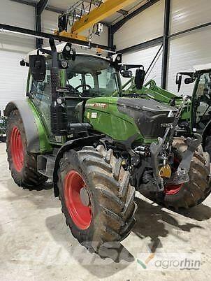 Fendt 211 VARIO Traktori