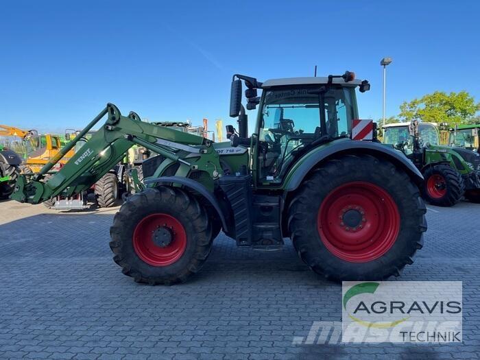 Fendt 718 VARIO S4 Traktori