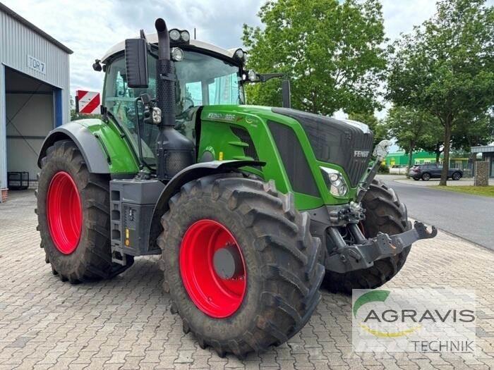 Fendt 826 VARIO S4 Traktori