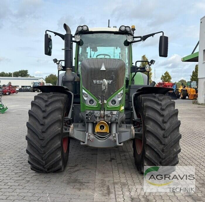 Fendt 826 VARIO S4 Traktori