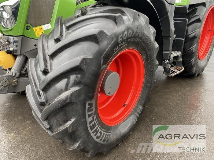 Fendt 826 VARIO S4 Traktori