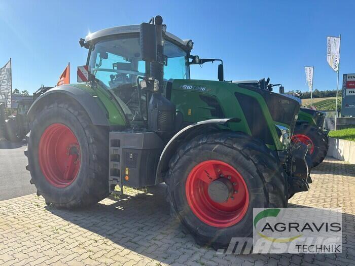 Fendt 828 VARIO S4 Traktori