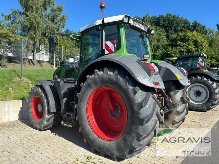 Fendt 828 VARIO S4 Traktori