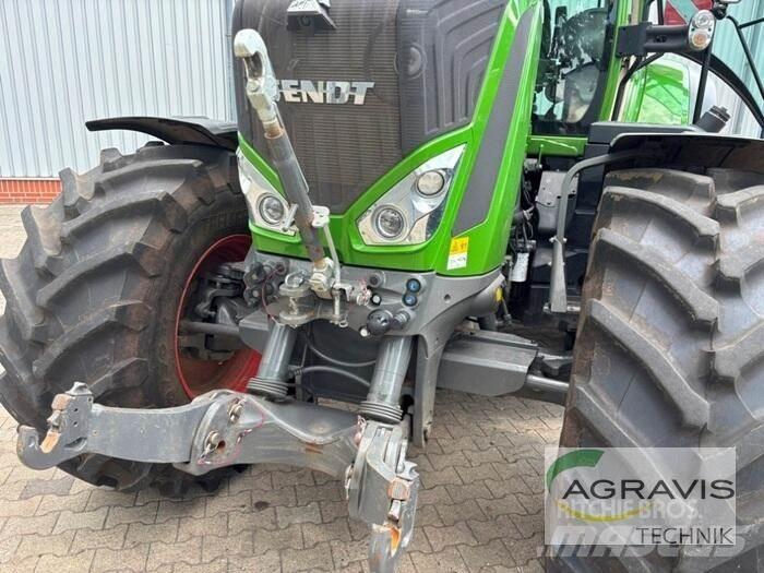 Fendt 828 VARIO S4 Traktori