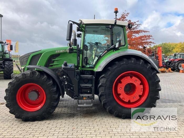 Fendt 828 VARIO S4 Traktori