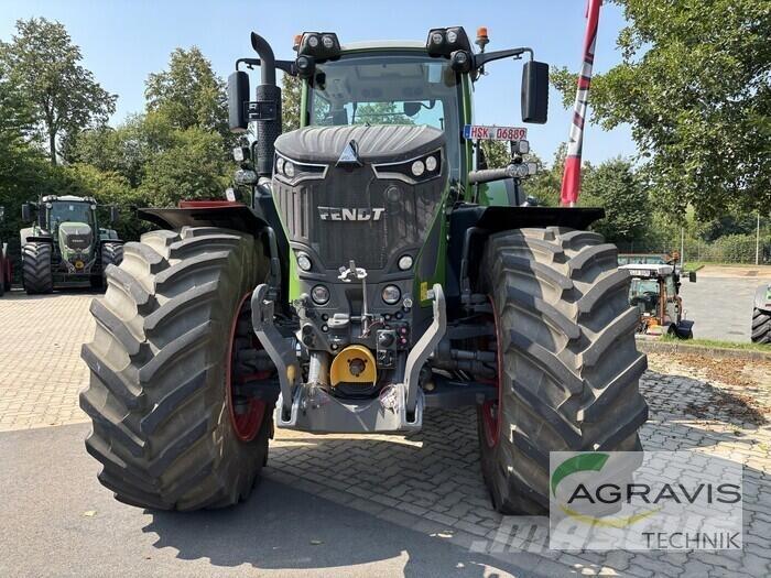 Fendt 933 VARIO GEN-7 Traktori