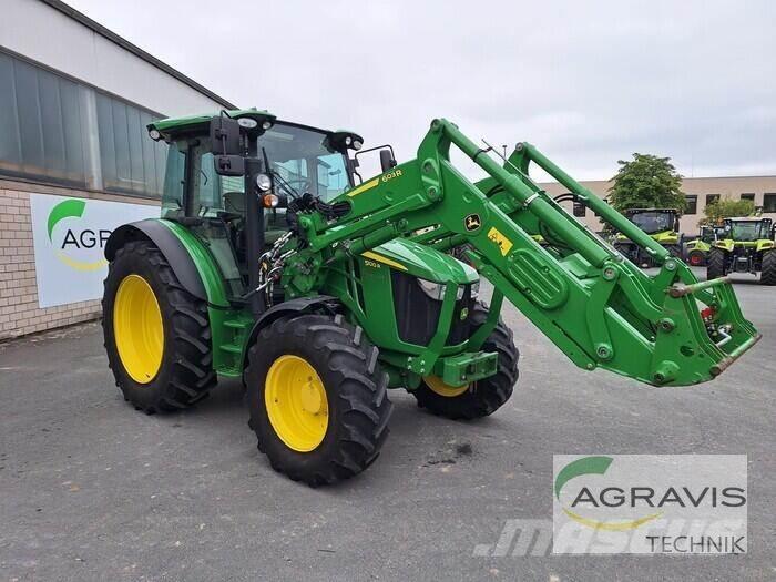 John Deere 5100 R Traktori