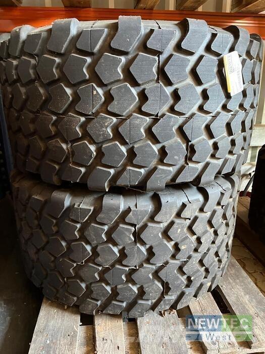  KR445/45R19.5 Gume, kotači i naplatci