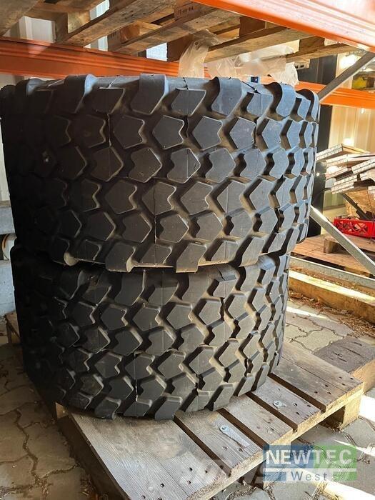  KR445/45R19.5 Gume, kotači i naplatci